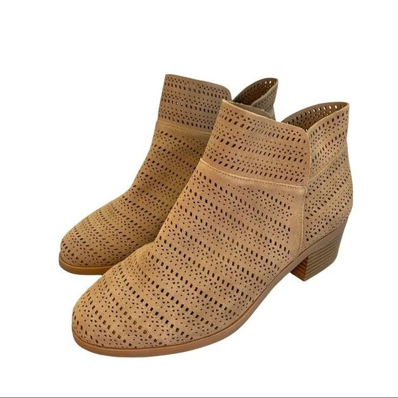 Nwob In Every Story tan brown suede laser cut ankle boots size 9 - Picture 2 of 8